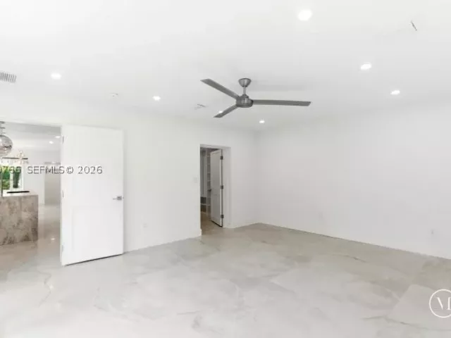 Продажа дома по адресу 291 E Shore Dr E - фото 9334988