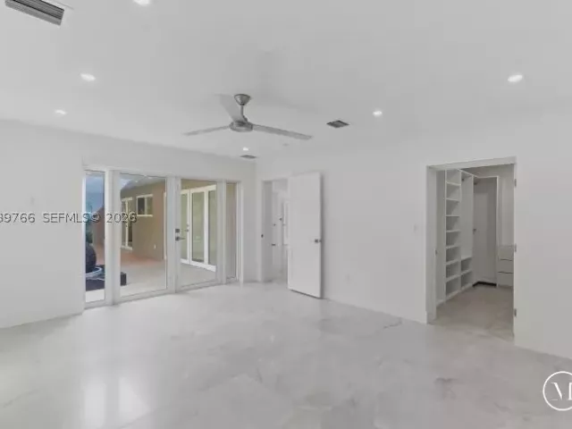 Продажа дома по адресу 291 E Shore Dr E - фото 9334989