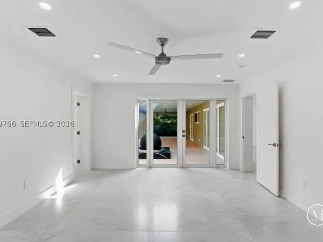 Продажа дома по адресу 291 E Shore Dr E - фото 9334991