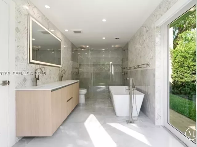 Продажа дома по адресу 291 E Shore Dr E - фото 9334994