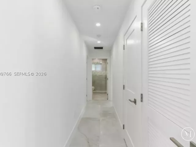 Продажа дома по адресу 291 E Shore Dr E - фото 9334995