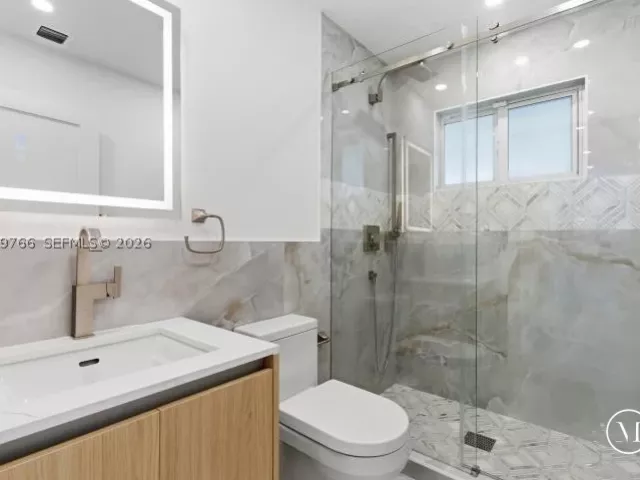 Продажа дома по адресу 291 E Shore Dr E - фото 9334996