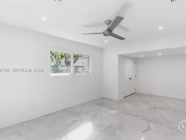 Продажа дома по адресу 291 E Shore Dr E - фото 9334998