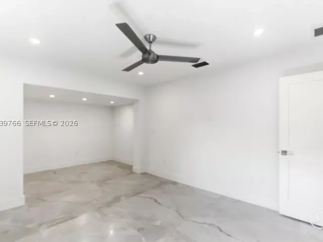 Продажа дома по адресу 291 E Shore Dr E - фото 9334999