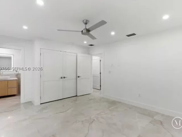 Продажа дома по адресу 291 E Shore Dr E - фото 9335004