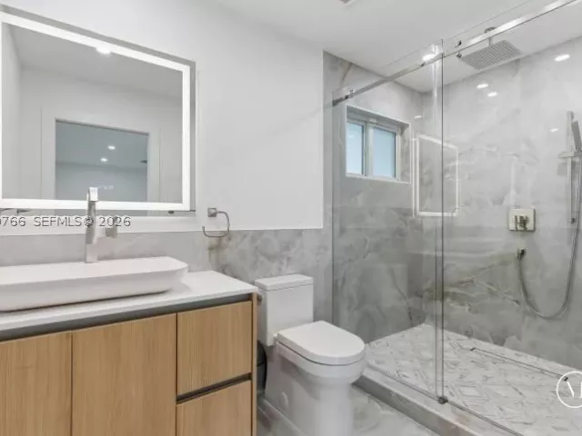 Продажа дома по адресу 291 E Shore Dr E - фото 9335005