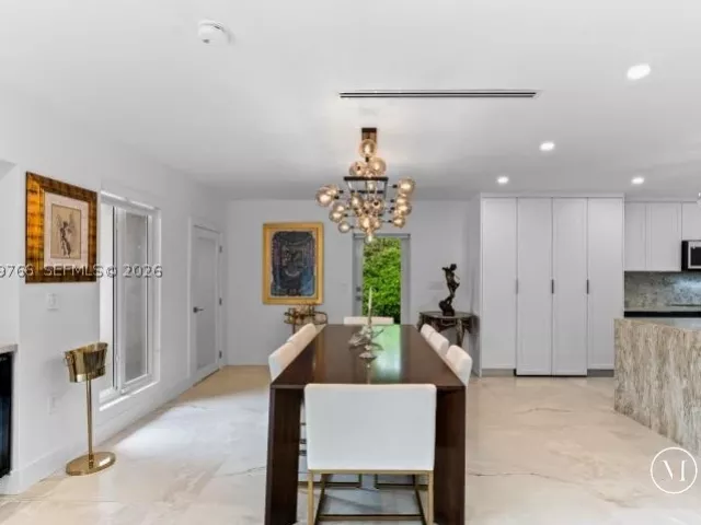 Продажа дома по адресу 291 E Shore Dr E - фото 9335006