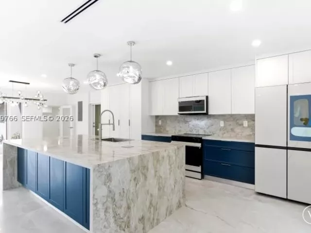 Продажа дома по адресу 291 E Shore Dr E - фото 9334966