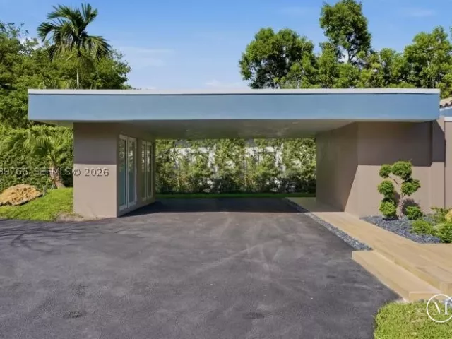 Продажа дома по адресу 291 E Shore Dr E - фото 9335026