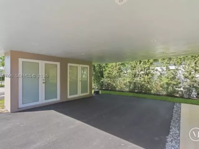 Продажа дома по адресу 291 E Shore Dr E - фото 9335027