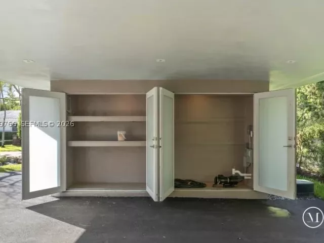 Продажа дома по адресу 291 E Shore Dr E - фото 9335028