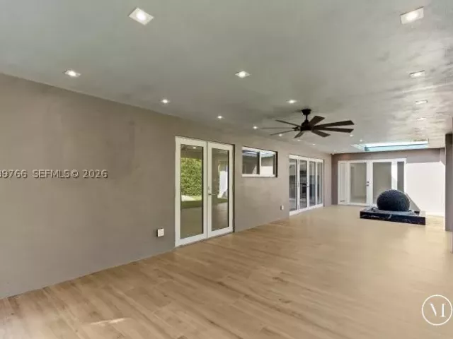 Продажа дома по адресу 291 E Shore Dr E - фото 9335032