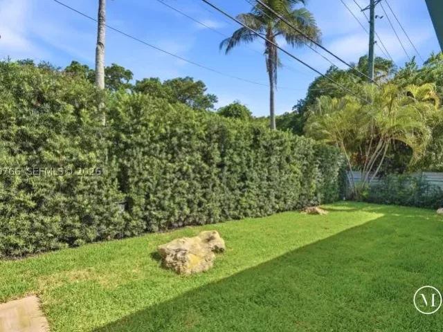 Продажа дома по адресу 291 E Shore Dr E - фото 9335035