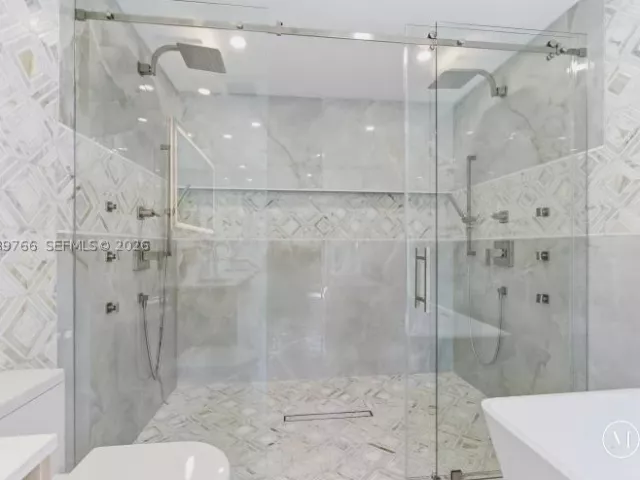Продажа дома по адресу 291 E Shore Dr E - фото 9334969