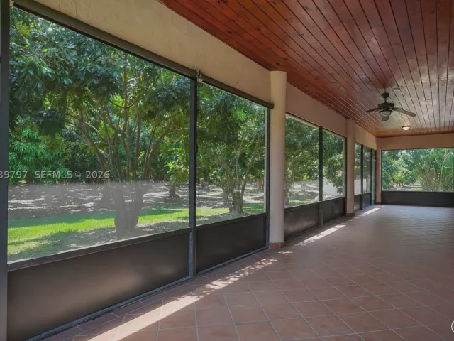 Продажа дома по адресу 33300 SW 202nd Ave - фото 8865334