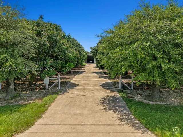 Продажа дома по адресу 33300 SW 202nd Ave - фото 8865323