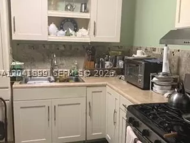 Продажа дома по адресу 809 NE 140th St - фото 8863227