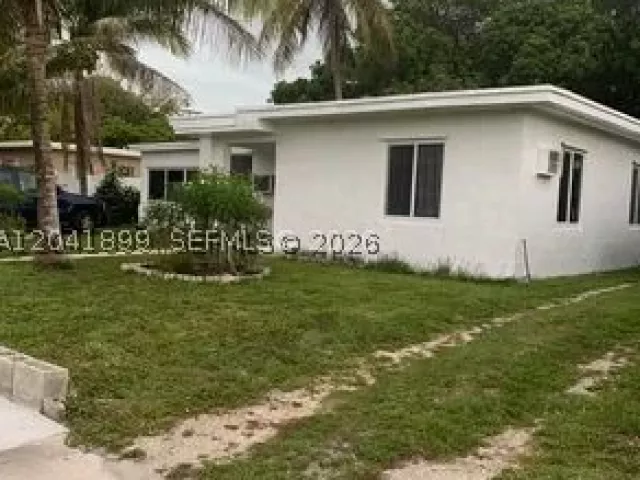 Продажа дома по адресу 809 NE 140th St - фото 8863228