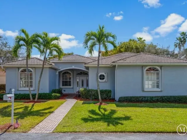 Продажа дома по адресу 2570 SE 4th Place - фото 9360626
