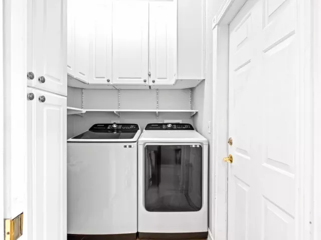 Продажа дома по адресу 2570 SE 4th Place - фото 9360648