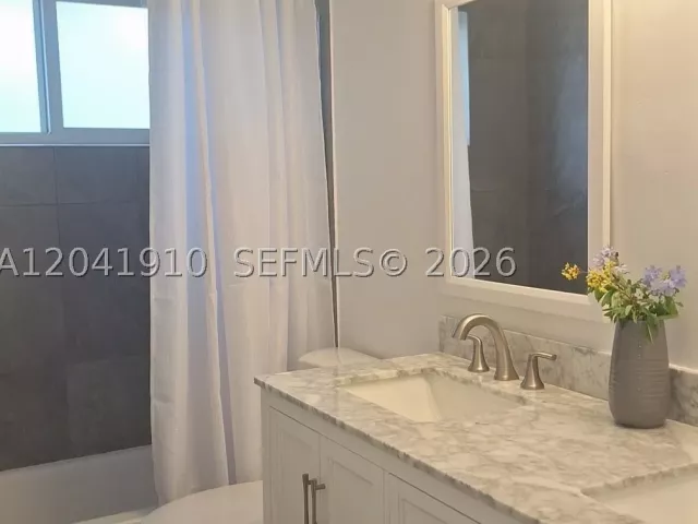 Продажа дома по адресу 1800 N 55th Ave - фото 9237056