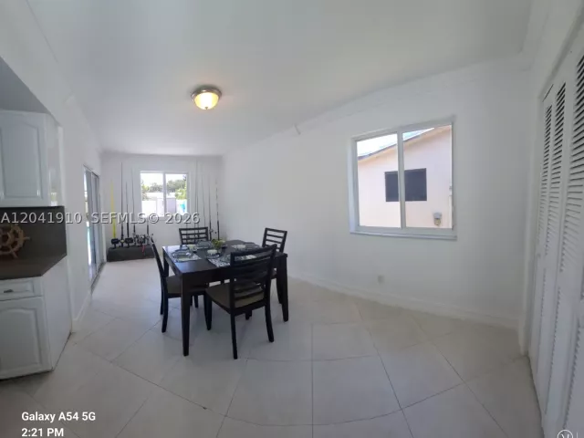 Продажа дома по адресу 1800 N 55th Ave - фото 9237036