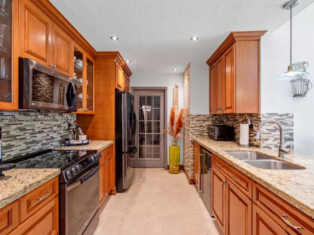 Продажа дома по адресу 15031 SW 154th Ter - фото 8918094