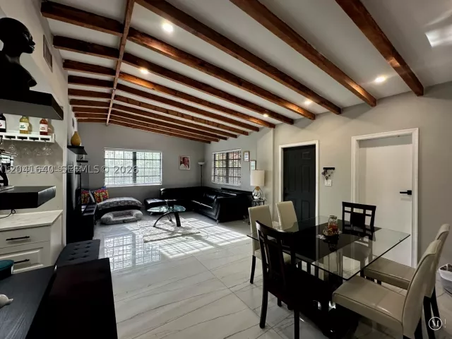 Продажа дома по адресу 6060 NW 7th St - фото 8886726