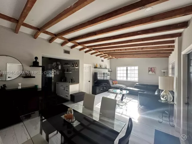 Продажа дома по адресу 6060 NW 7th St - фото 8886728
