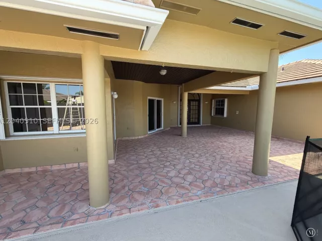 Продажа дома по адресу 15836 SW 144th Pl - фото 8871047
