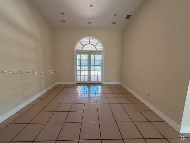 Продажа дома по адресу 15836 SW 144th Pl - фото 8871034