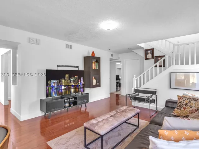 Продажа дома по адресу 4766 SW 154th Ave - фото 8877374