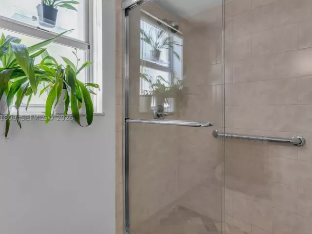 Продажа дома по адресу 4766 SW 154th Ave - фото 8877377