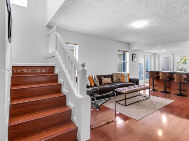 Продажа дома по адресу 4766 SW 154th Ave - фото 8877378