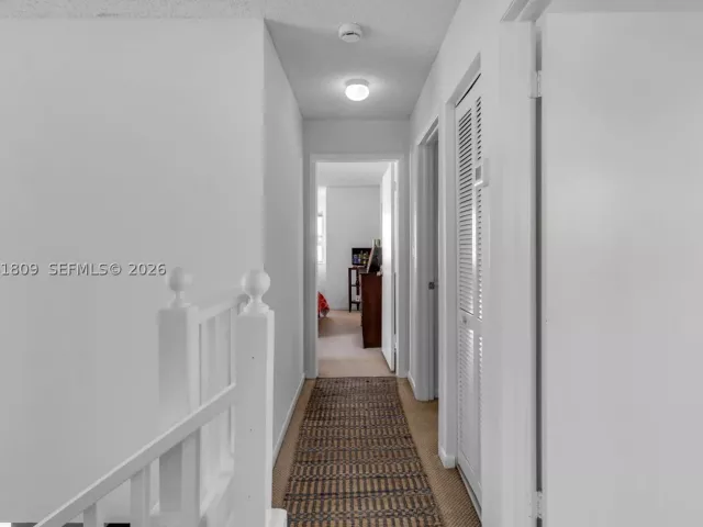Продажа дома по адресу 4766 SW 154th Ave - фото 8877379