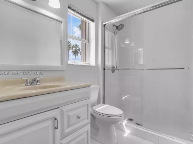 Продажа дома по адресу 4766 SW 154th Ave - фото 8877380