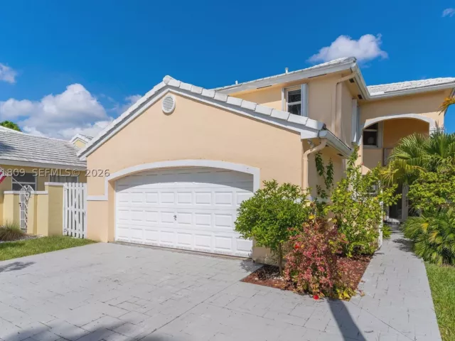 Продажа дома по адресу 4766 SW 154th Ave - фото 8877364
