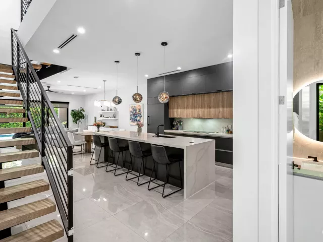 Продажа дома по адресу 1123 NE 12th Avenue A - фото 8917304