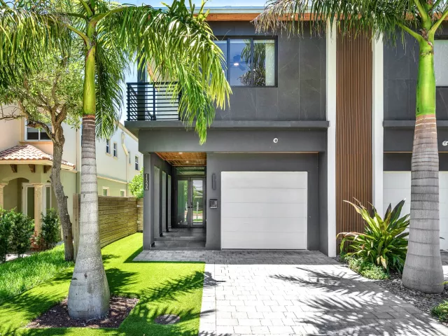 Продажа дома по адресу 1123 NE 12th Avenue A - фото 8917295