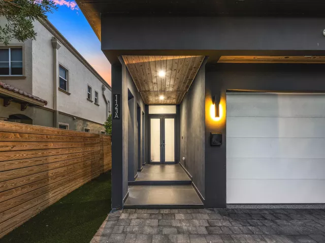 Продажа дома по адресу 1123 NE 12th Avenue A - фото 8917300