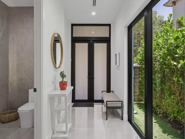Продажа дома по адресу 1123 NE 12th Avenue A - фото 8917301