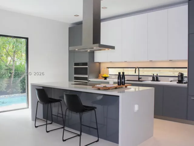 Продажа дома по адресу 3540 Oak Ave - фото 8924780