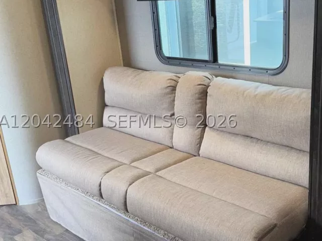 Продажа дома по адресу 1555 SW 21st Way - фото 8866270