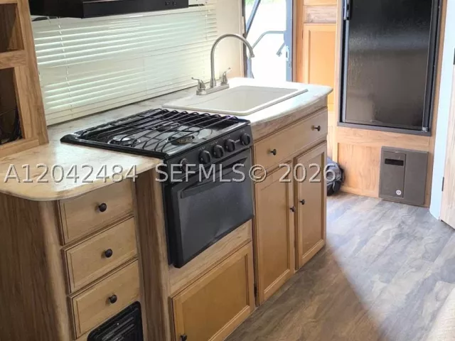 Продажа дома по адресу 1555 SW 21st Way - фото 8866273