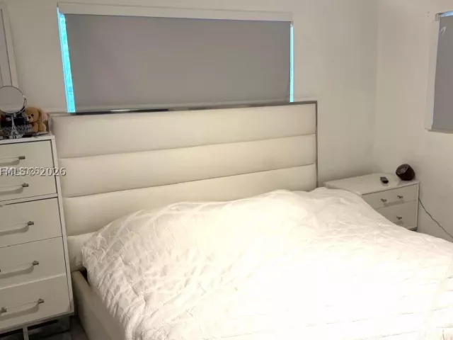 Продажа дома по адресу 1555 SW 21st Way - фото 8866259