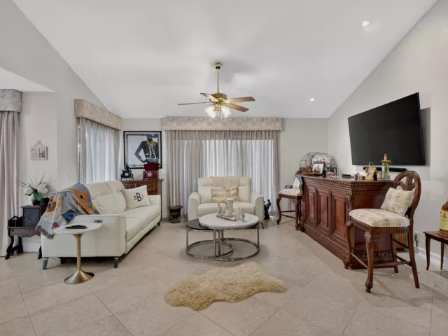 Продажа дома по адресу 19600 Sedgefield Terrace - фото 8917339