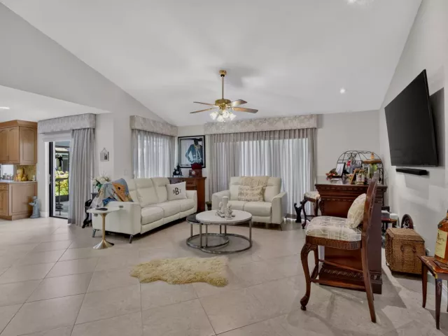 Продажа дома по адресу 19600 Sedgefield Terrace - фото 8917340