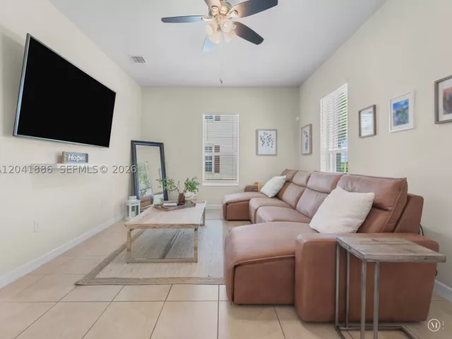Продажа дома по адресу 9171 SW 172nd Ave - фото 8865038
