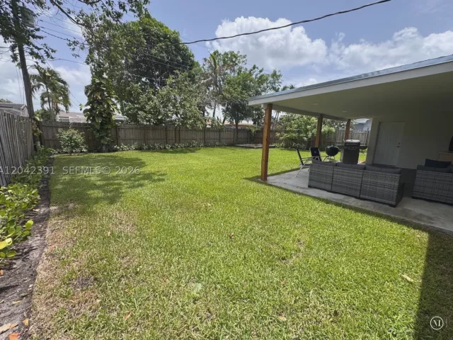 Продажа дома по адресу 8130 NW 12th St - фото 8875593