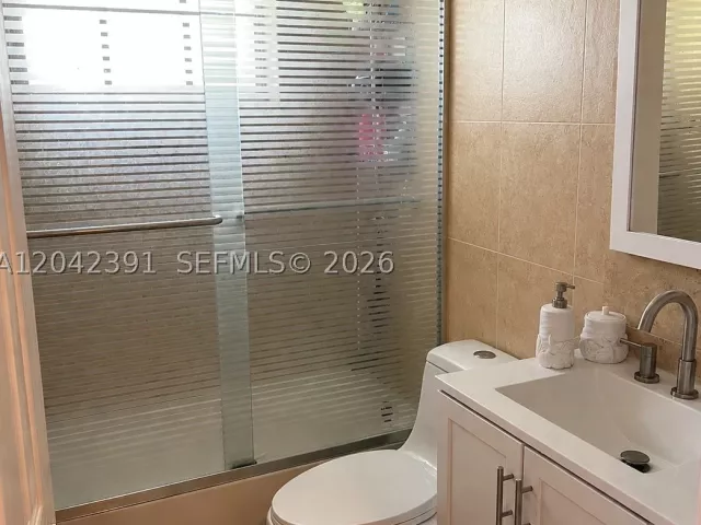 Продажа дома по адресу 8130 NW 12th St - фото 8875585